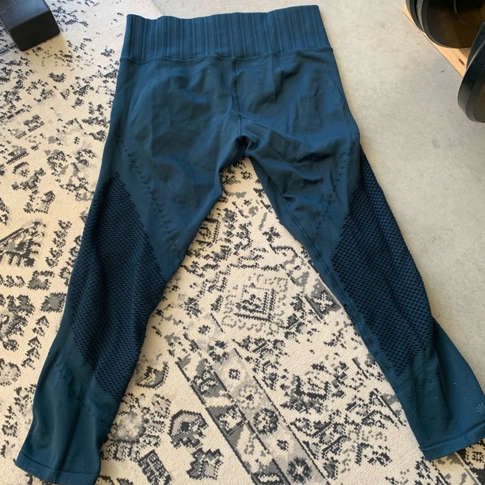 Teal Athleta Lazer cut leggings